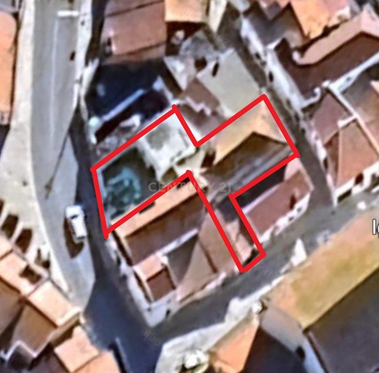 Prédio tradicional com 3 pisos junto Zona Ribeirinha de Alcácer do Sal - Image 11