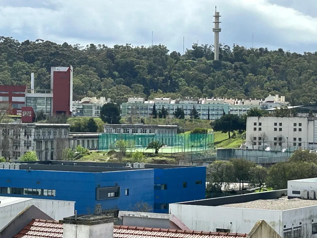 Arrendamento - T2 com Estacionamento em Benfica - Image 13