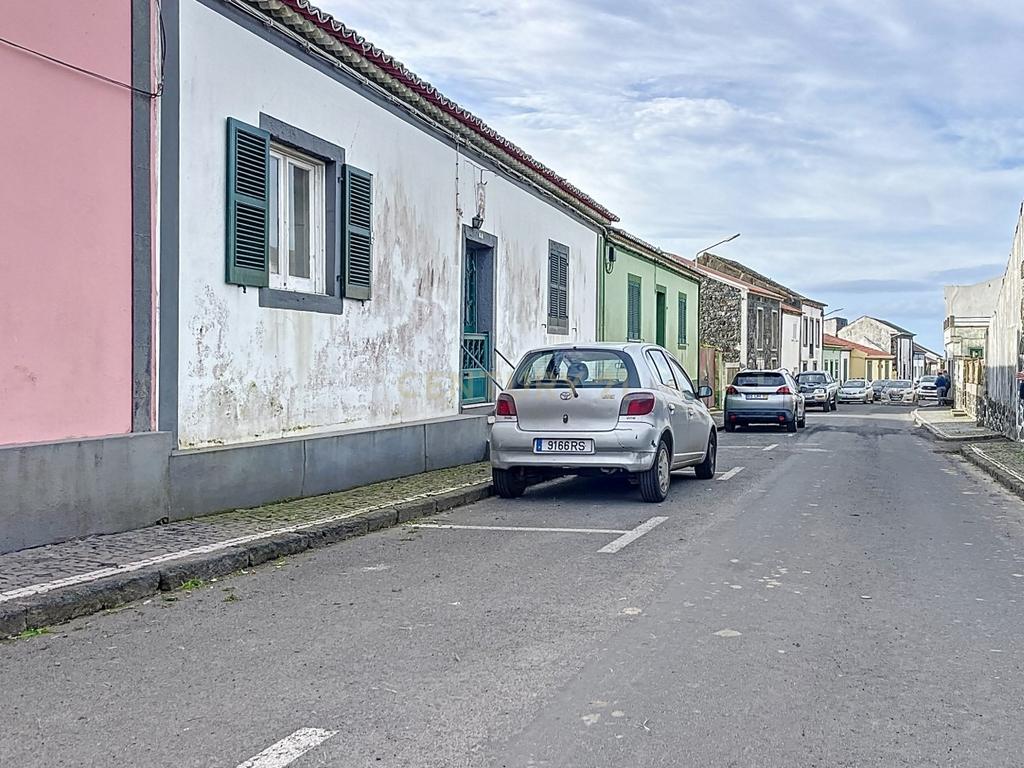 Casa T3 com espaço para Arrumos nos Fundos - Image 4