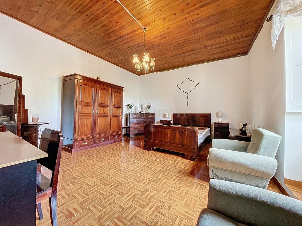 Casa T3 com espaço para Arrumos nos Fundos - Image 7