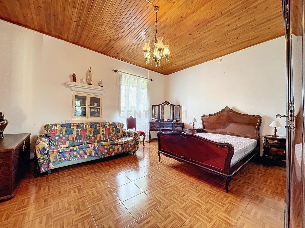 Casa T3 com espaço para Arrumos nos Fundos - Image 6
