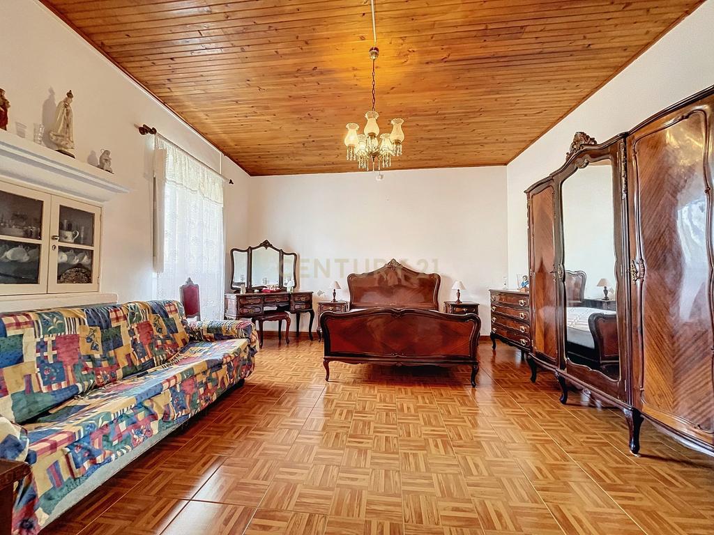 Casa T3 com espaço para Arrumos nos Fundos - Image 5