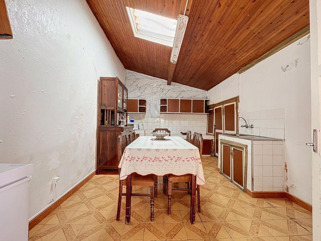 Casa T3 com espaço para Arrumos nos Fundos - Image 9