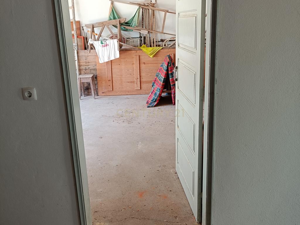Reservado - Casa de Praia com vista lateral para o mar, com 2 garagens box, logradouro de boas dimensões, 3 quartos, a uma curta distância da praia paradisíaca de Vale Furado - Image 36