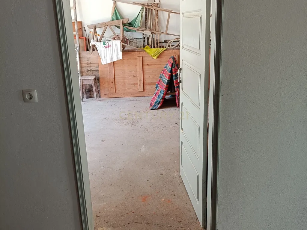 Reservado - Casa de Praia com vista lateral para o mar, com 2 garagens box, logradouro de boas dimensões, 3 quartos, a uma curta distância da praia paradisíaca de Vale Furado - Image 36