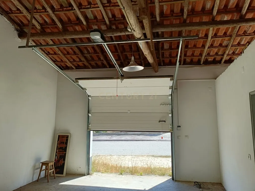 Reservado - Casa de Praia com vista lateral para o mar, com 2 garagens box, logradouro de boas dimensões, 3 quartos, a uma curta distância da praia paradisíaca de Vale Furado - Image 35