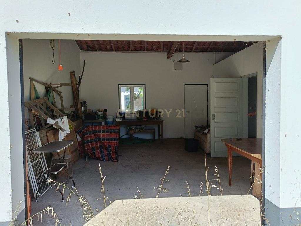 Reservado - Casa de Praia com vista lateral para o mar, com 2 garagens box, logradouro de boas dimensões, 3 quartos, a uma curta distância da praia paradisíaca de Vale Furado - Image 38