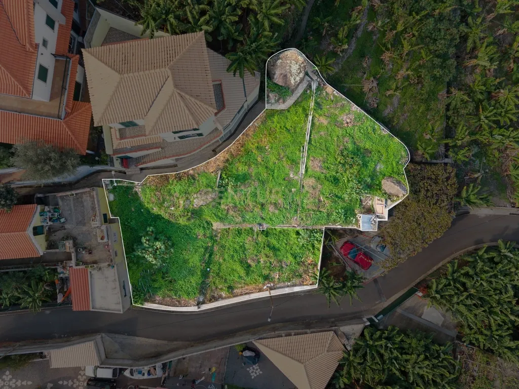 Terreno à Venda com Vista Mar e Montanha na Ponta do Sol - Image 4