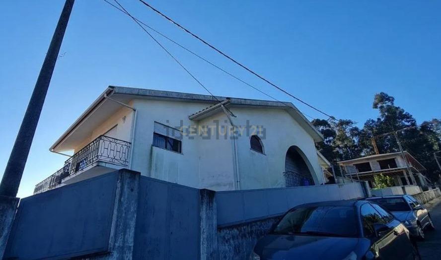 Moradia T3 unifamiliar e armazém em Tagilde e Vizela - Image 12