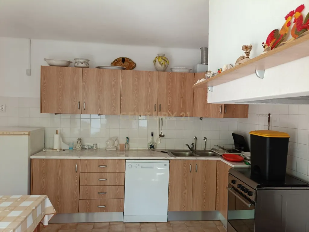 Reservado - Casa de Praia com vista lateral para o mar, com 2 garagens box, logradouro de boas dimensões, 3 quartos, a uma curta distância da praia paradisíaca de Vale Furado - Image 18