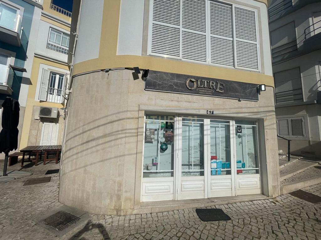 Imóvel comercial reconvertível em T2 para Habitação em 2a Linha de Praia - Image 5