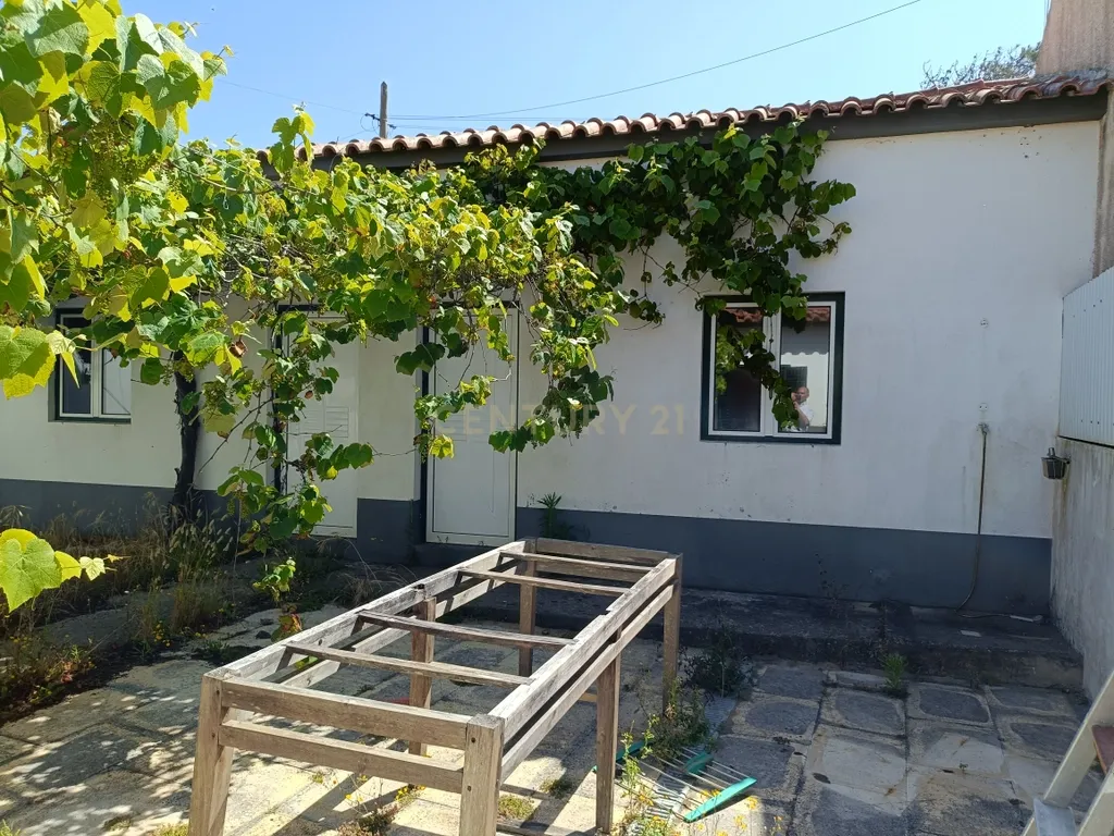 Reservado - Casa de Praia com vista lateral para o mar, com 2 garagens box, logradouro de boas dimensões, 3 quartos, a uma curta distância da praia paradisíaca de Vale Furado - Image 27
