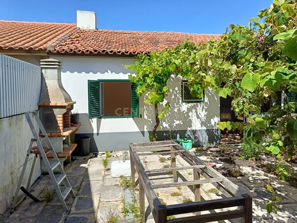 Reservado - Casa de Praia com vista lateral para o mar, com 2 garagens box, logradouro de boas dimensões, 3 quartos, a uma curta distância da praia paradisíaca de Vale Furado - Image 28