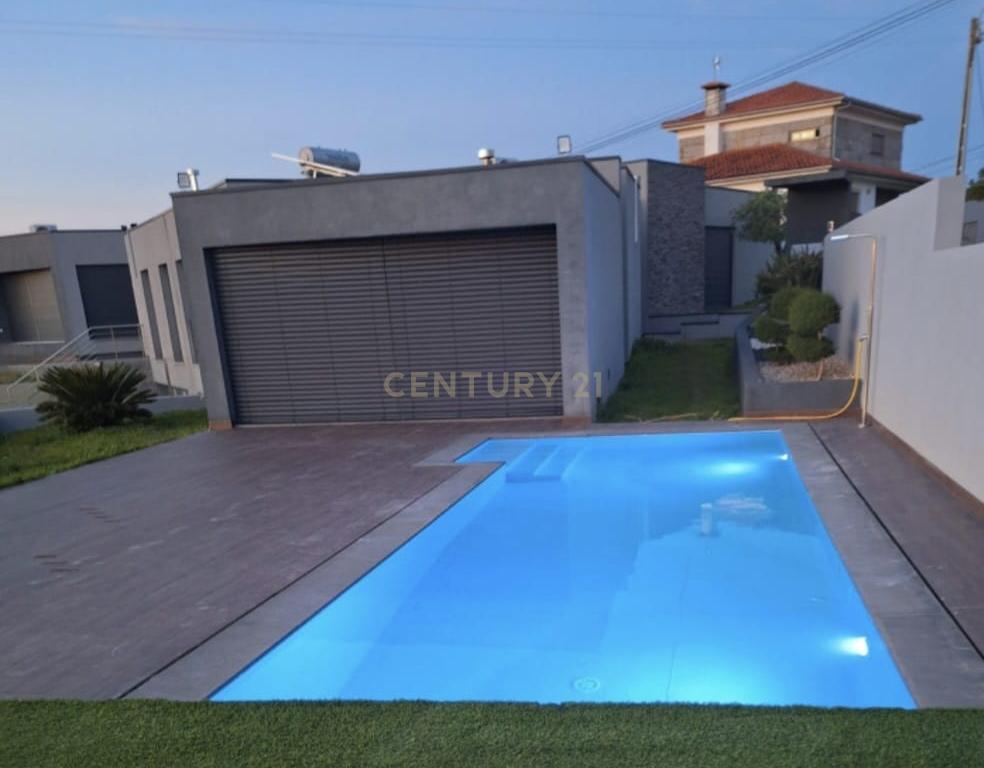 Moradia T3 + 1 Térrea, Individual com Piscina Vistas Panorâmicas em Mesão Frio - Guimarães - Image 53