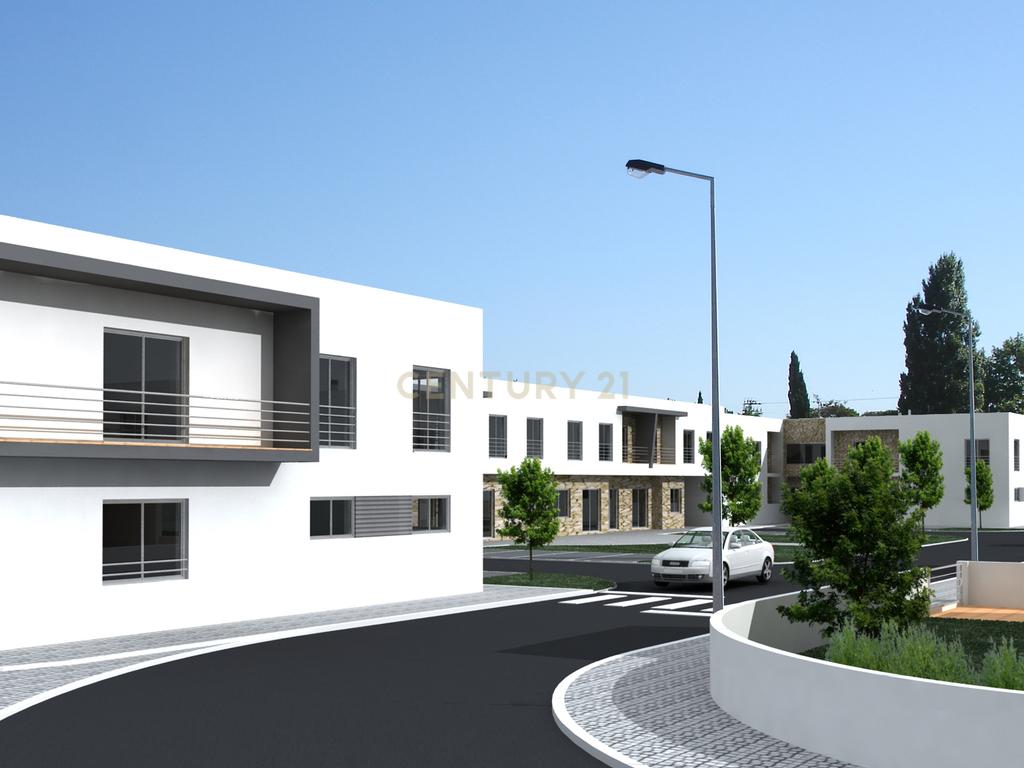 Terreno Urbano Maçã, Sesimbra C/ Projeto Aprovado para Predio com 8 fogos - Image 1