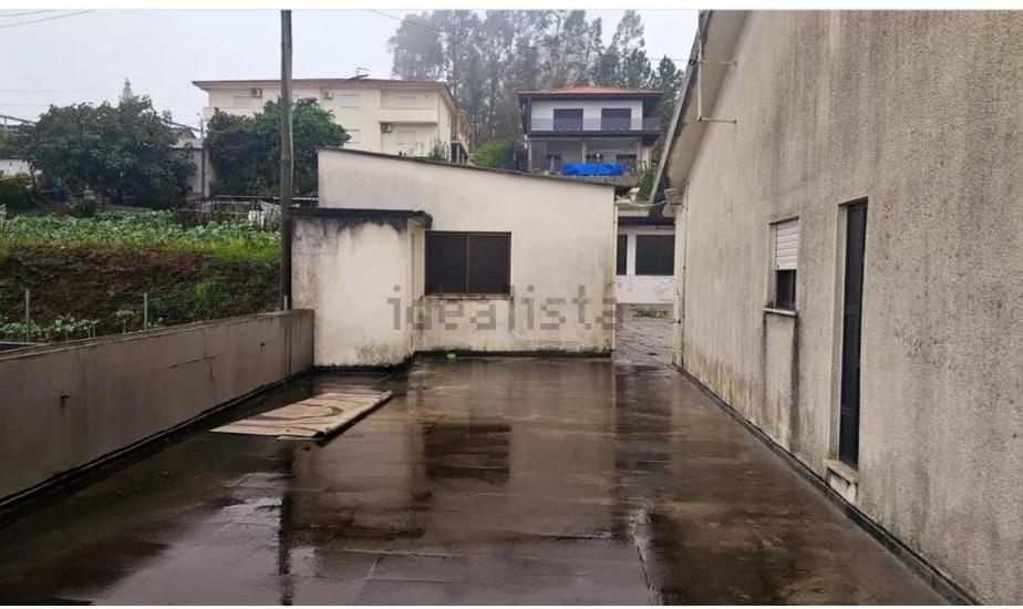 Moradia T3 unifamiliar e armazém em Tagilde e Vizela - Image 16