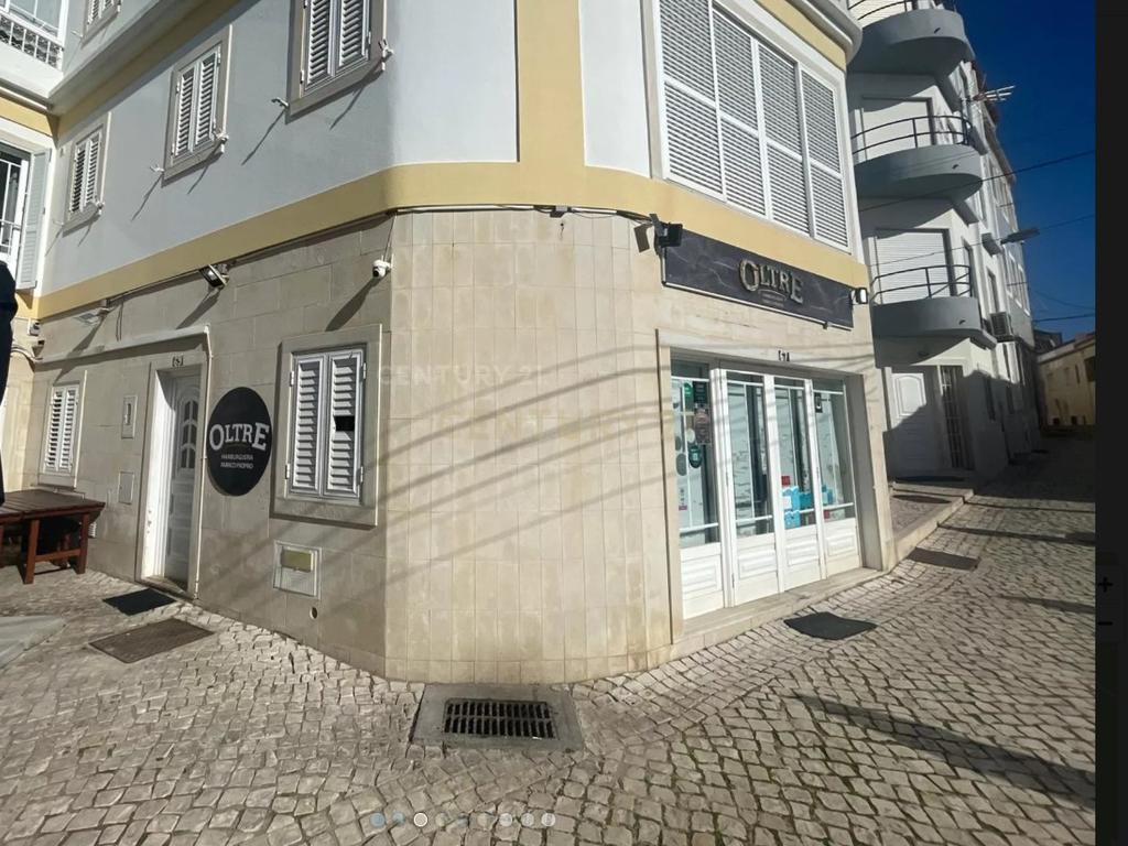 Imóvel comercial reconvertível em T2 para Habitação em 2a Linha de Praia - Image 6