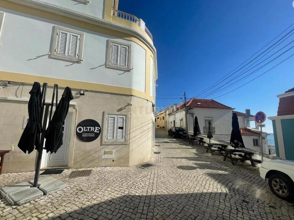 Imóvel comercial reconvertível em T2 para Habitação em 2a Linha de Praia - Image 2