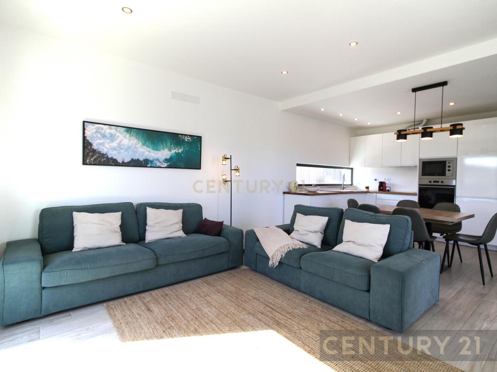 Luxo e Tranquilidade em Sagres: Uma Moradia Contemporânea à espera de ser sua! - Image 4