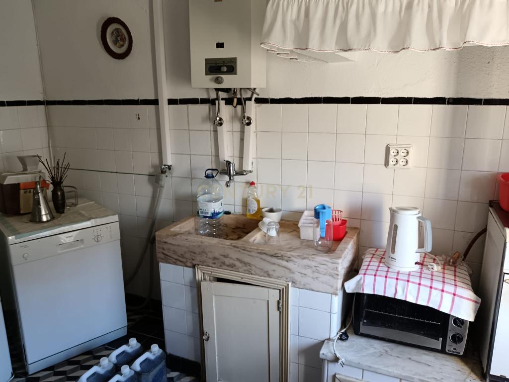 Edifício habitação com 2 pisos mais sótão, Zona Matadouro em Castelo Branco - Image 13