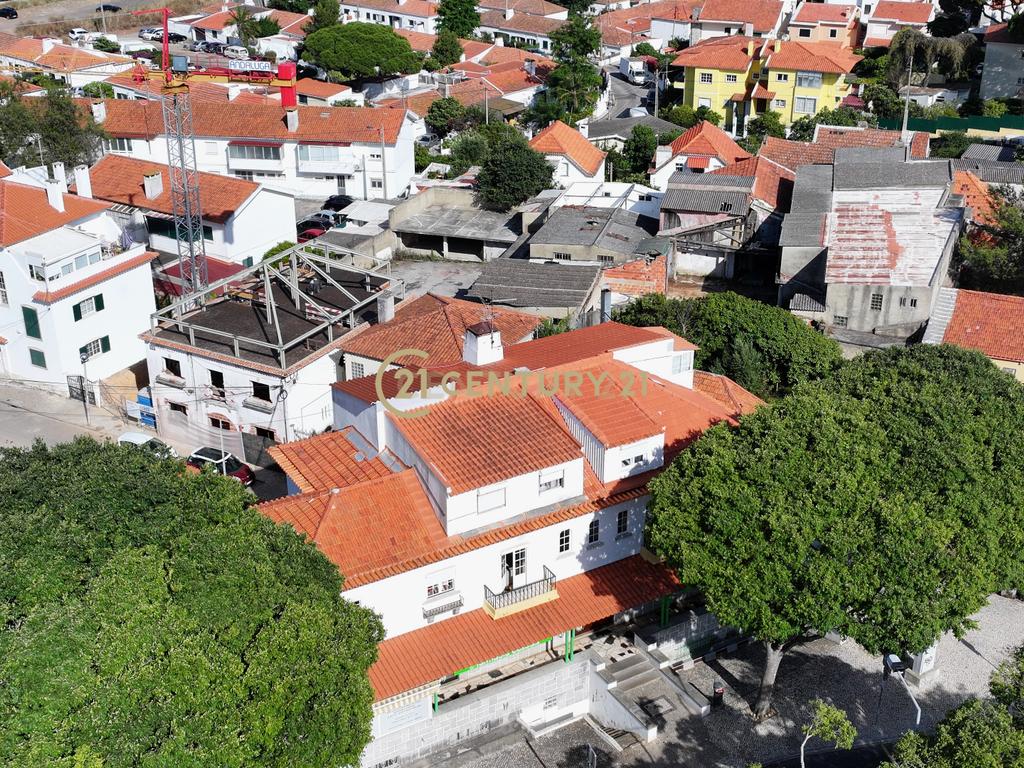 Prédio com terreno de 1200m2 no centro de Cascais | Zona Premium - Image 13