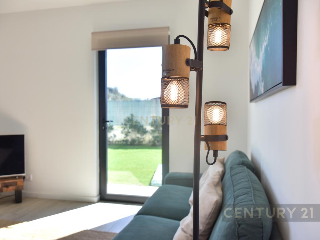 Luxo e Tranquilidade em Sagres: Uma Moradia Contemporânea à espera de ser sua! - Image 5