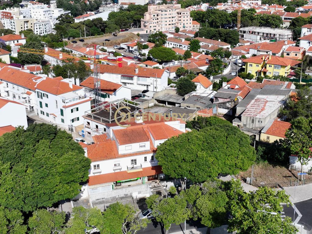 Prédio com terreno de 1200m2 no centro de Cascais | Zona Premium - Image 10