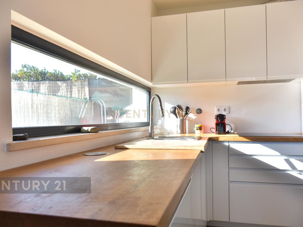 Luxo e Tranquilidade em Sagres: Uma Moradia Contemporânea à espera de ser sua! - Image 21