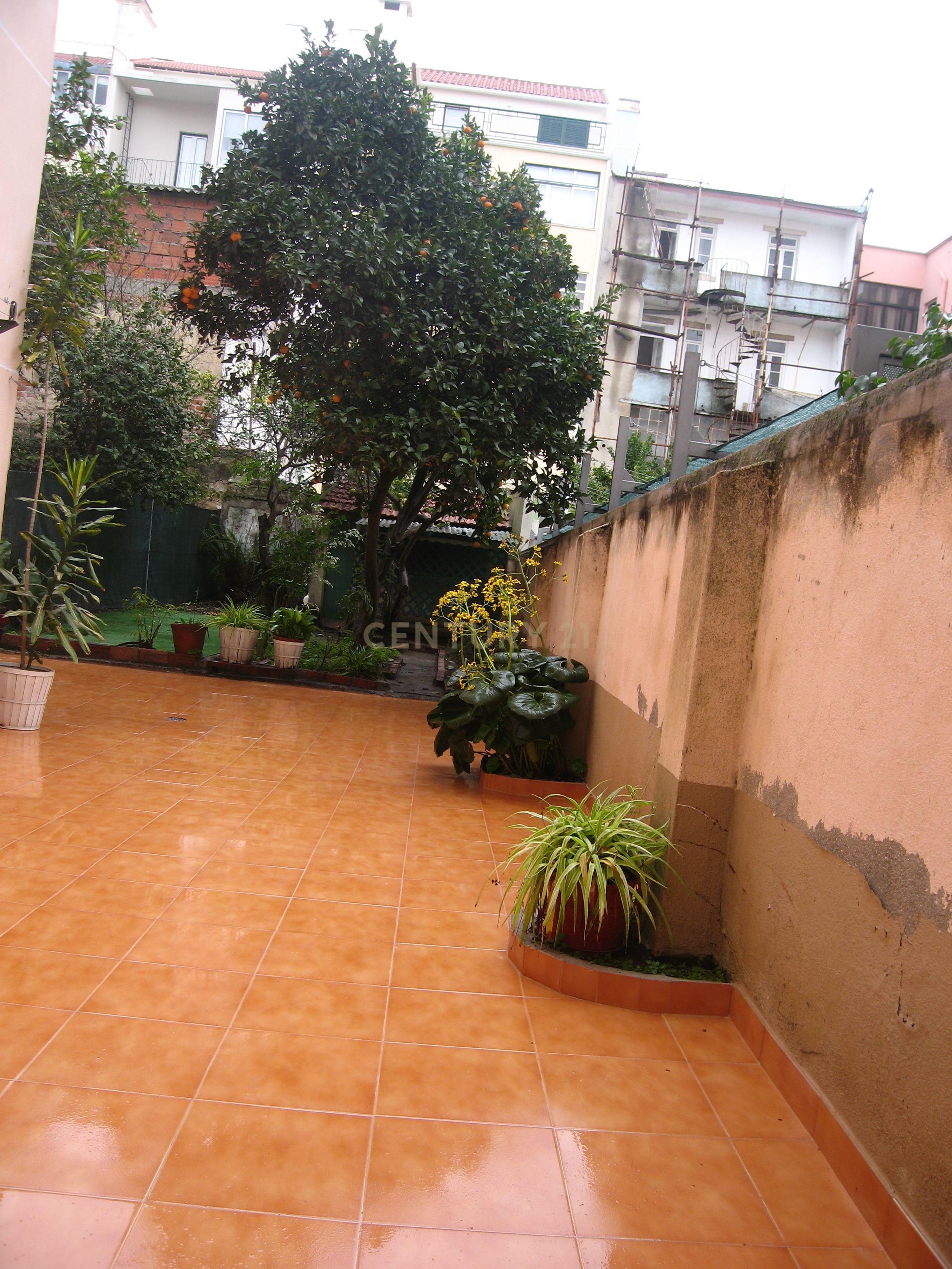 Prédio nas Avenidas Novas - Image 23