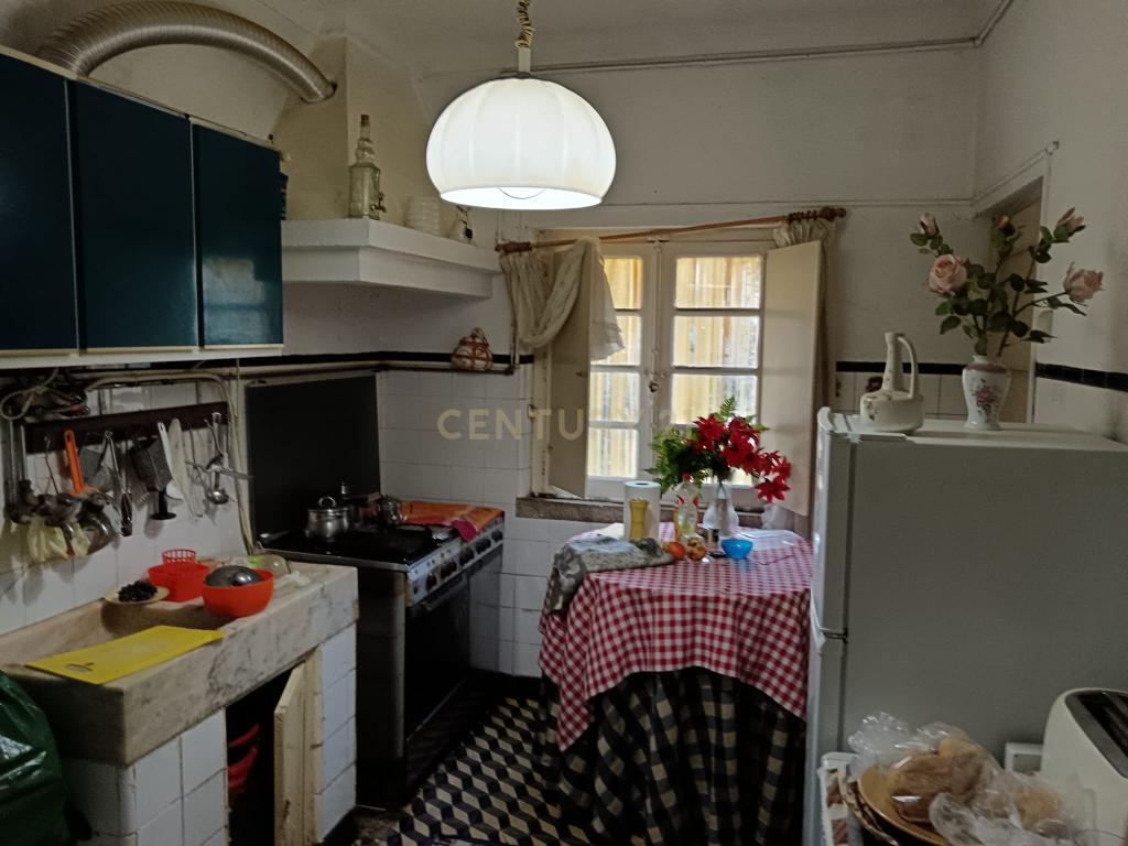 Edifício habitação com 2 pisos mais sótão, Zona Matadouro em Castelo Branco - Image 12