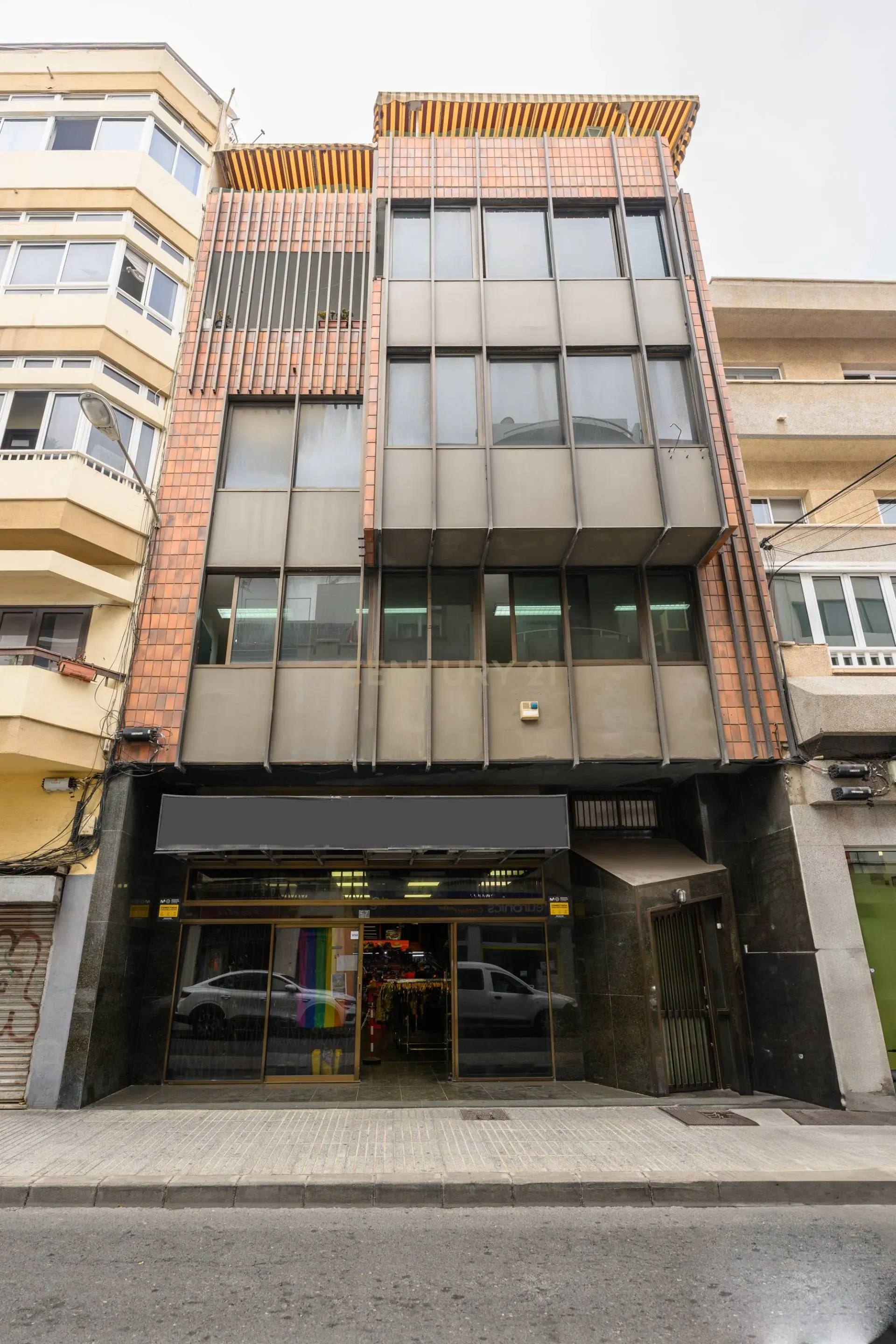 undefined - Image 1