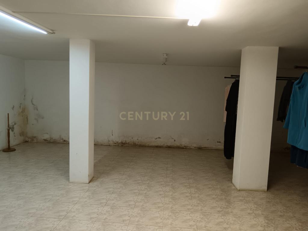 Loja para comercio com 220 m2, em Castelo Branco - Image 2