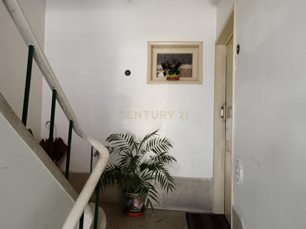 Edifício habitação com 2 pisos mais sótão, Zona Matadouro em Castelo Branco - Image 2