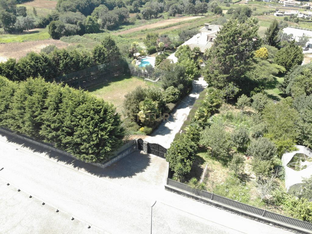 Moradia espectacular T8 em Forjães com 782 m2 constrúido e 4560 m2 de terreno - Image 45