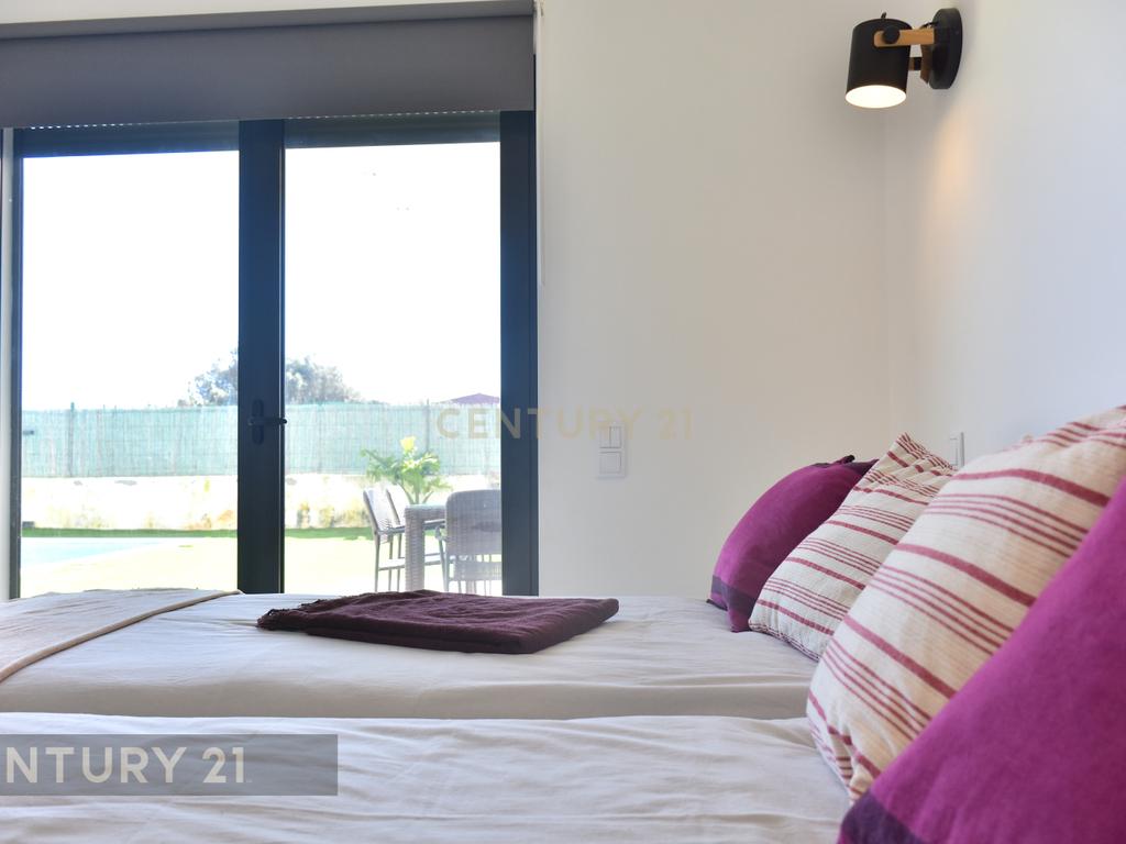 Luxo e Tranquilidade em Sagres: Uma Moradia Contemporânea à espera de ser sua! - Image 15