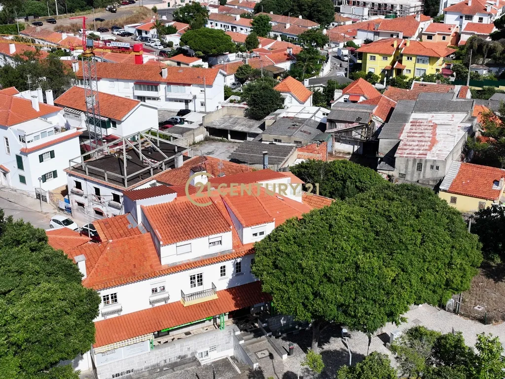 Prédio com terreno de 1200m2 no centro de Cascais | Zona Premium - Image 7