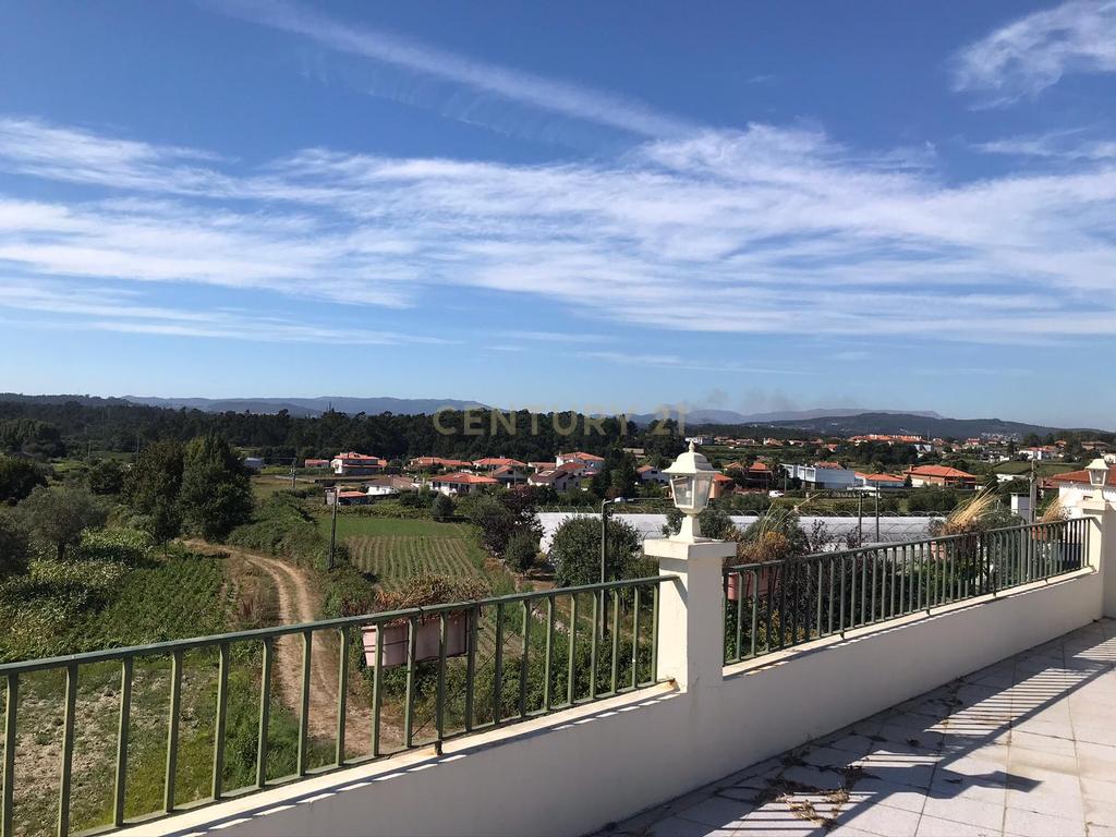 Moradia espectacular T8 em Forjães com 782 m2 constrúido e 4560 m2 de terreno - Image 26