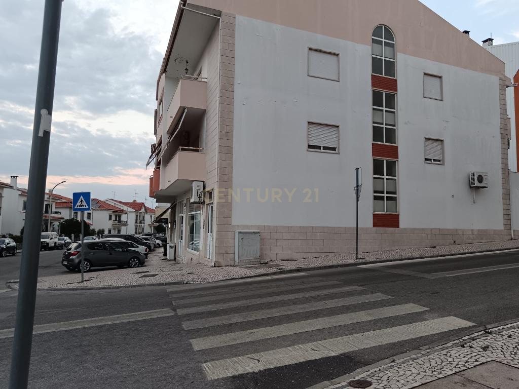 Loja para comercio com 220 m2, em Castelo Branco - Image 5