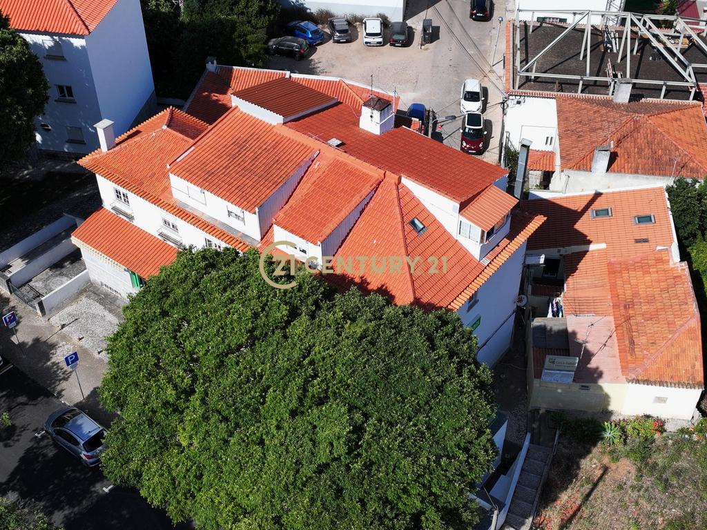 Prédio com terreno de 1200m2 no centro de Cascais | Zona Premium - Image 14