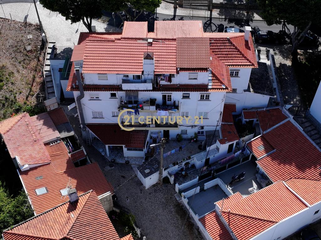 Prédio com terreno de 1200m2 no centro de Cascais | Zona Premium - Image 4