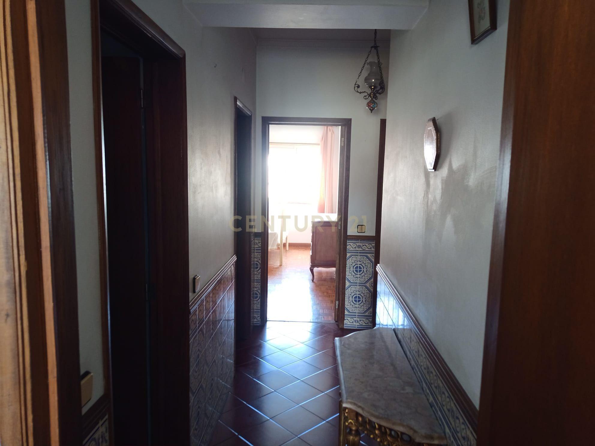 Apartamento T3, Rua Cardeal da Mota, em Castelo Branco - Image 7