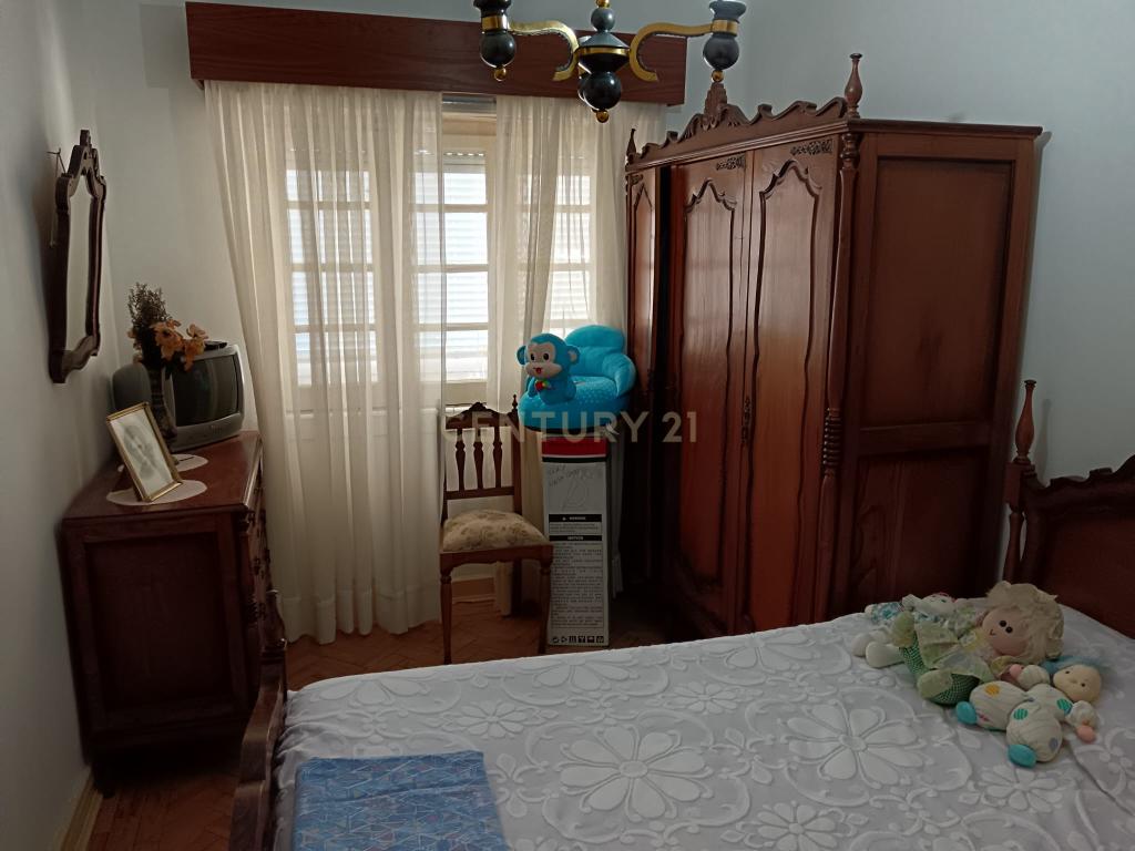 Edifício habitação com 2 pisos mais sótão, Zona Matadouro em Castelo Branco - Image 3