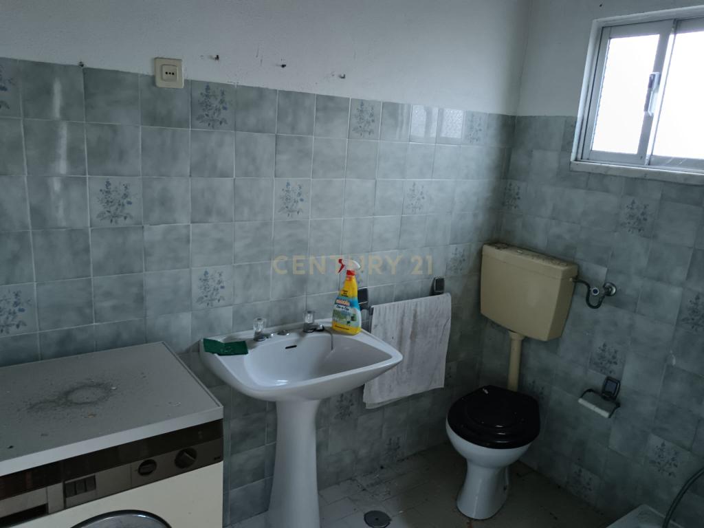 Casa Antiga com Logradouro, em Castelo Branco - Image 3