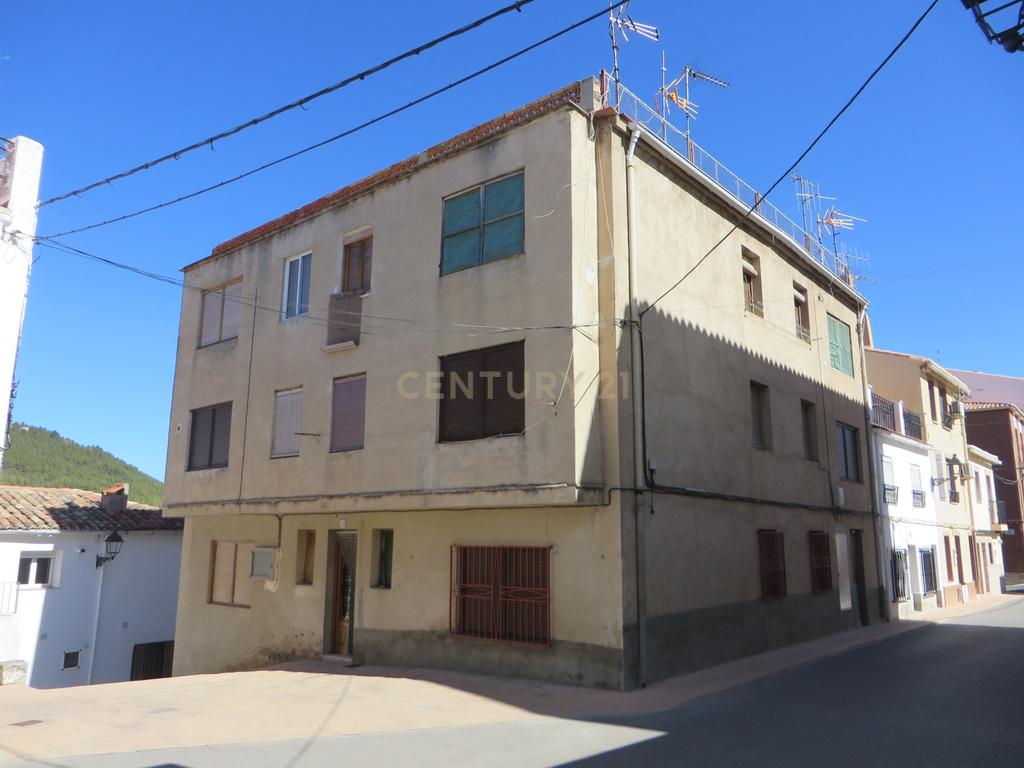 undefined - Image 1