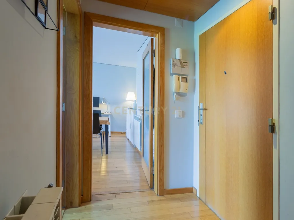 Apartamento com parqueamento, vista mar, nos Capuchos, Caparica - Image 11