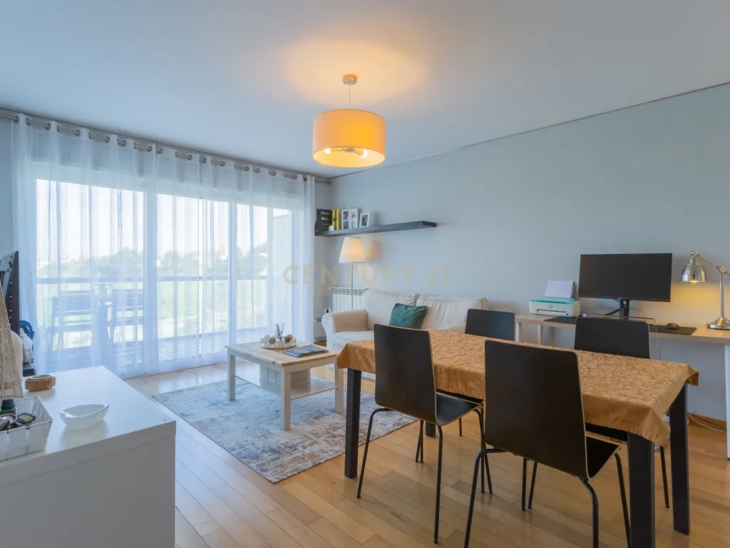 Apartamento com parqueamento, vista mar, nos Capuchos, Caparica - Image 7
