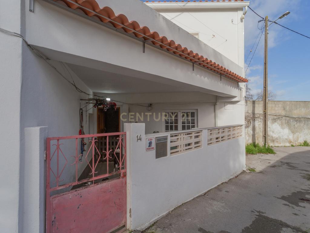 Moradia T4 Sobreda de Caparica - Image 2