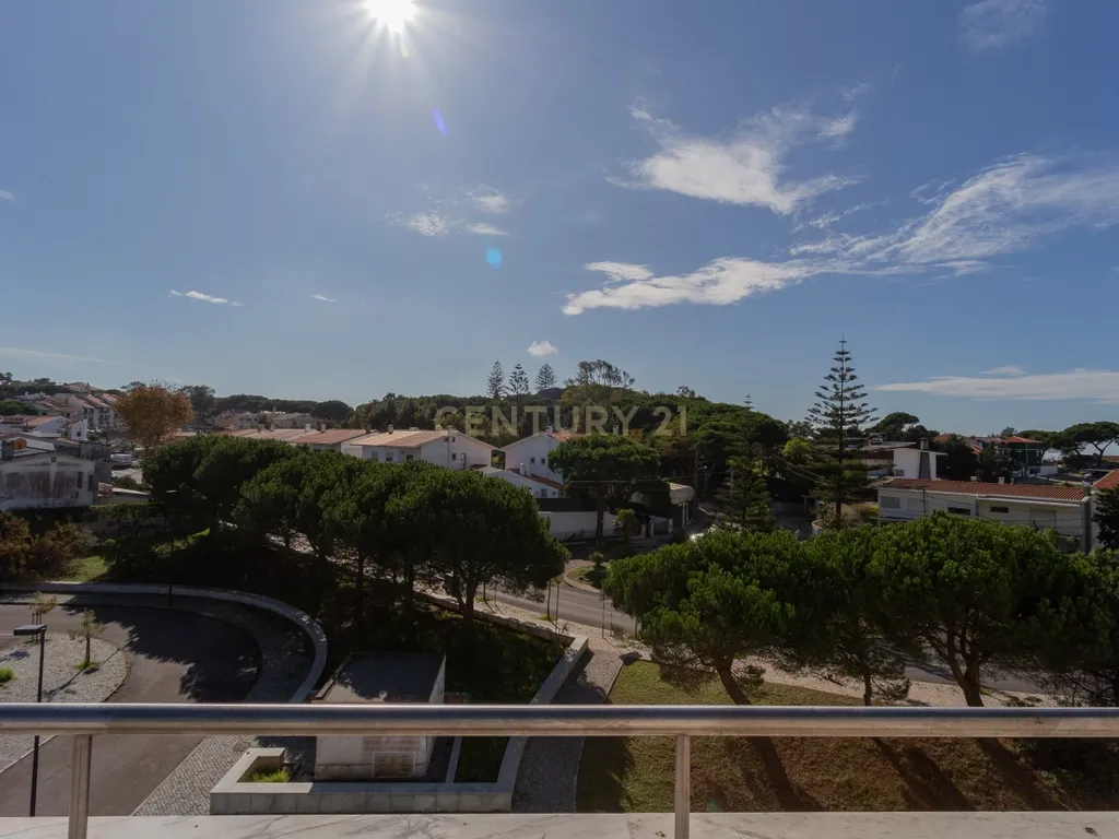 Apartamento com parqueamento, vista mar, nos Capuchos, Caparica - Image 17