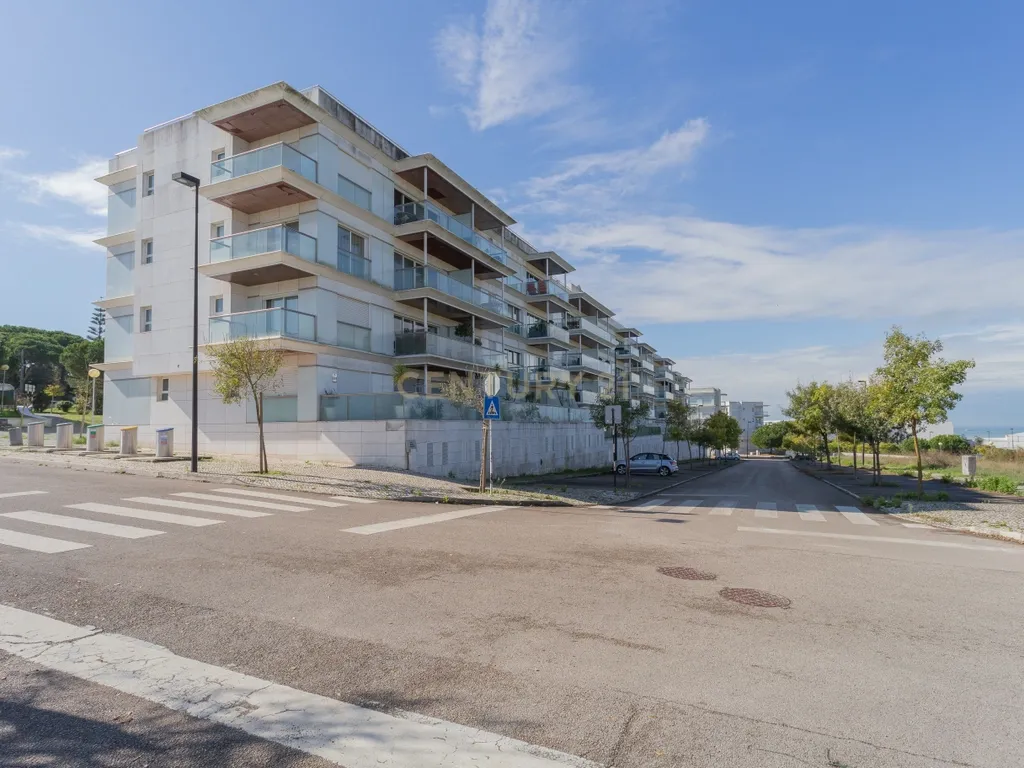 Apartamento com parqueamento, vista mar, nos Capuchos, Caparica - Image 20