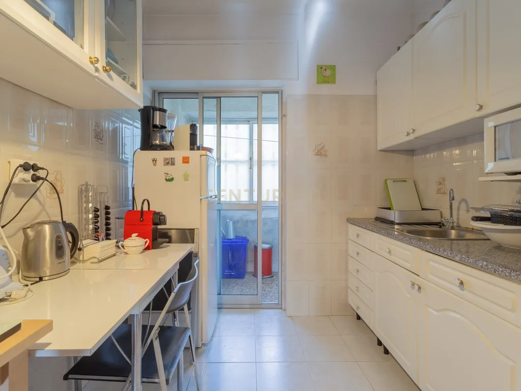 Apartamento T1 Carnaxide - Cozinha Independente - Transportes - Estacionamento - Image 10